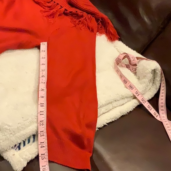 Dressbarn red fold over shoulder tasseled lightweight sweater sz large - Picture 12 of 13